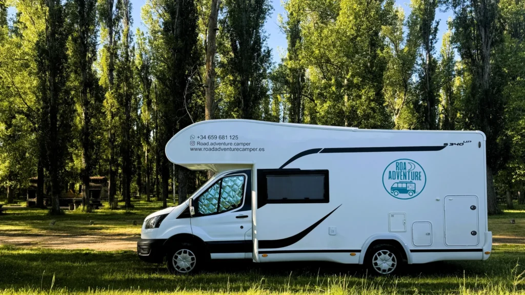 Autocaravana de alquiler en Alcorcón apta para viajar con mascotas en entorno natural